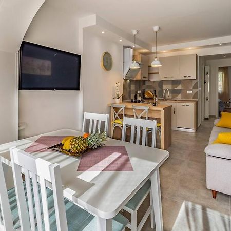 New Two Bedroom Apartment Maloni 普拉 外观 照片