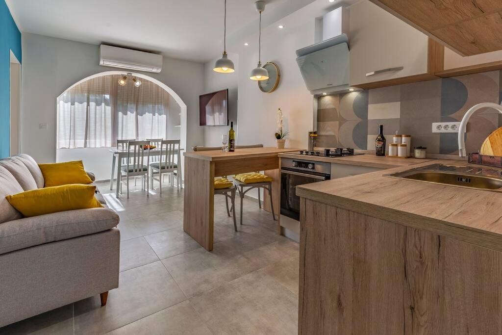 New Two Bedroom Apartment Maloni 普拉 外观 照片