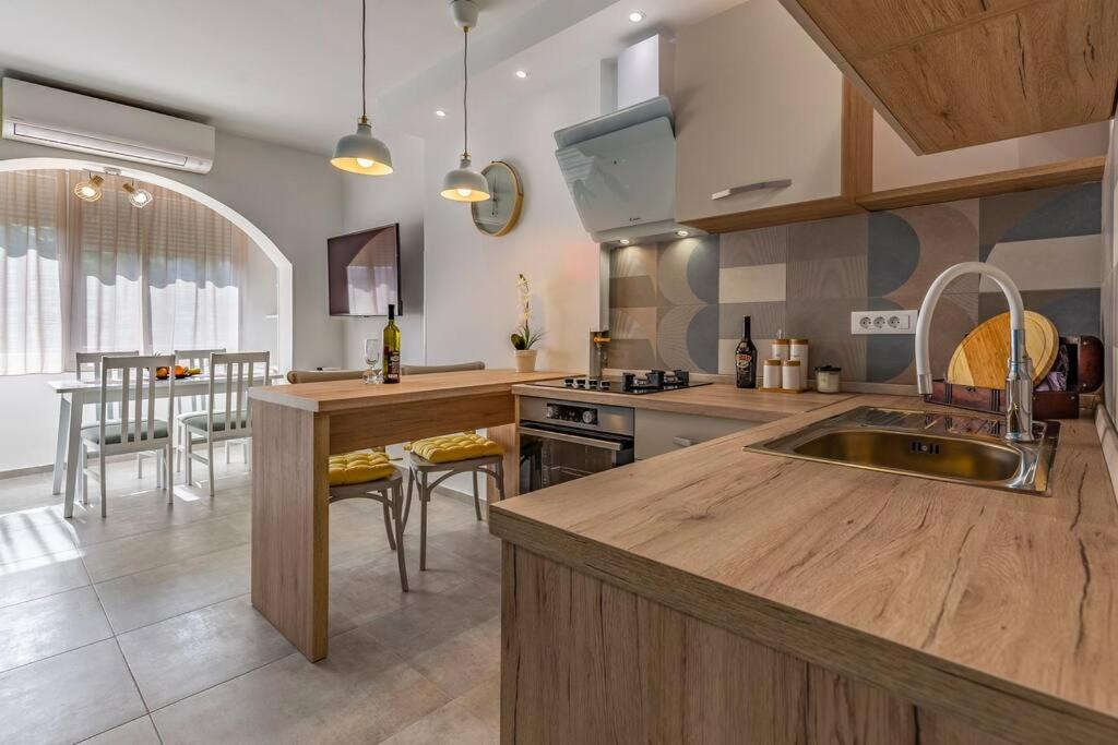 New Two Bedroom Apartment Maloni 普拉 外观 照片